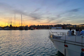 Noche insólita en Yate de 14m a 2 minutos de la playa